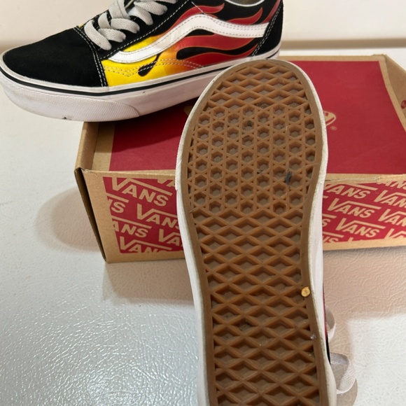 Vans - Picture 3 of 4